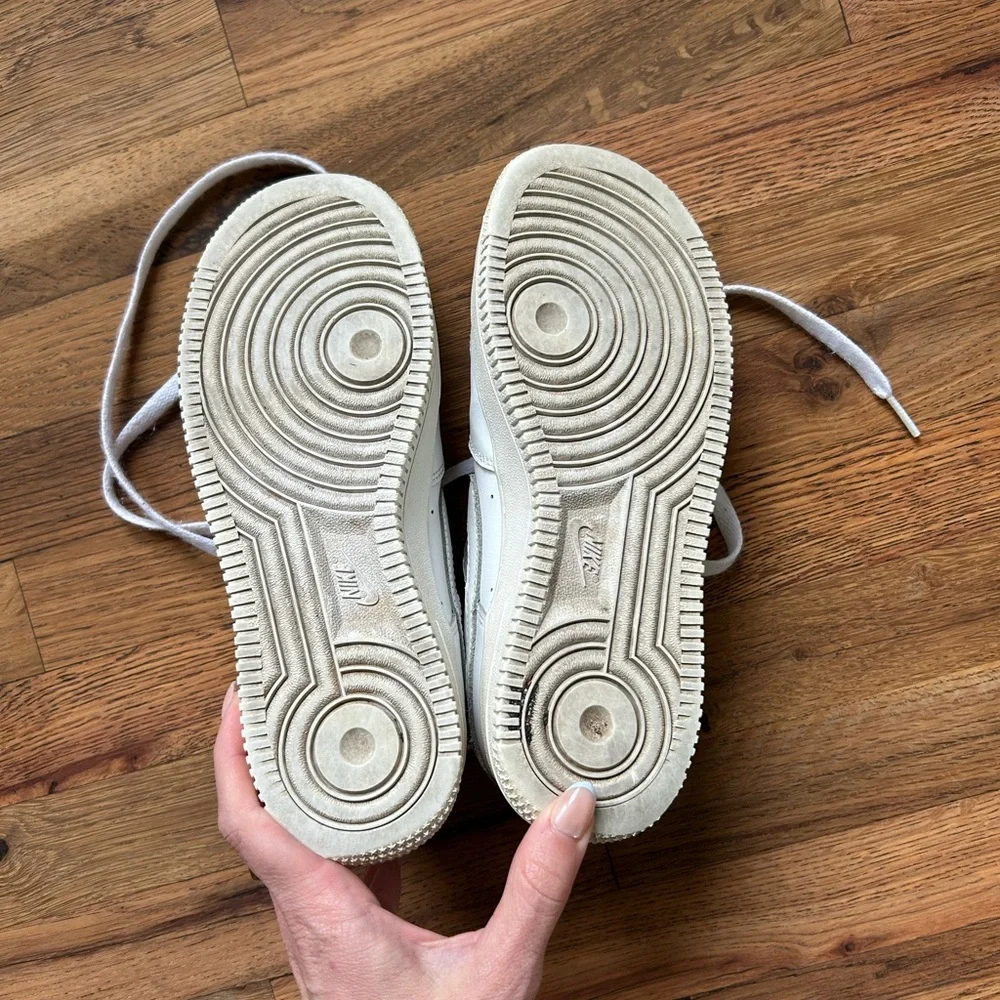Nike Air Force 1 Low White Sneakers Youth Size 4.5 - Picture 8 of 9
